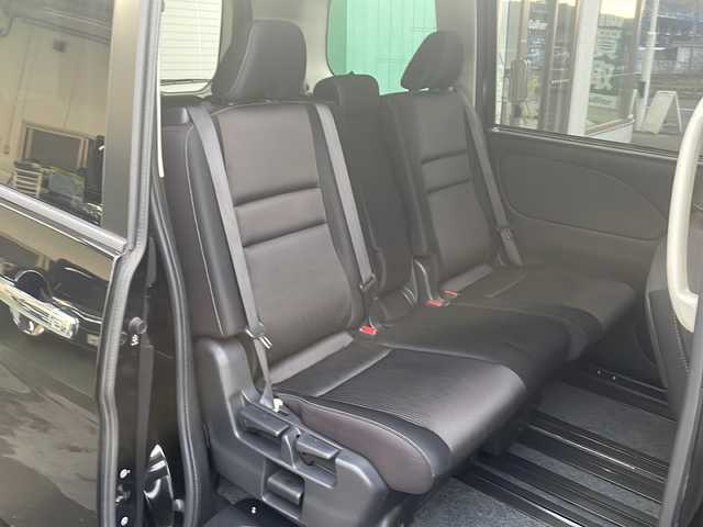 日産 セレナ ハイウェイスター プロパイロットED 京都府 2017(平29)年 6万km ダイヤモンドブラック 純正メモリナビ　フルセグ　Ｂｌｕｅｔｏｏｔｈオーディオ　ＤＶＤ再生　後席フリップダウンモニター　プロパイロット　エマージェンシーブレーキ　両側パワースライド　ＬＥＤヘッドライト　ビルトインＥＴＣ