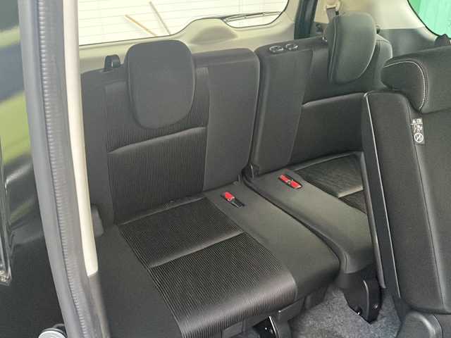 日産 セレナ ハイウェイスター プロパイロットED 京都府 2017(平29)年 6万km ダイヤモンドブラック 純正メモリナビ　フルセグ　Ｂｌｕｅｔｏｏｔｈオーディオ　ＤＶＤ再生　後席フリップダウンモニター　プロパイロット　エマージェンシーブレーキ　両側パワースライド　ＬＥＤヘッドライト　ビルトインＥＴＣ