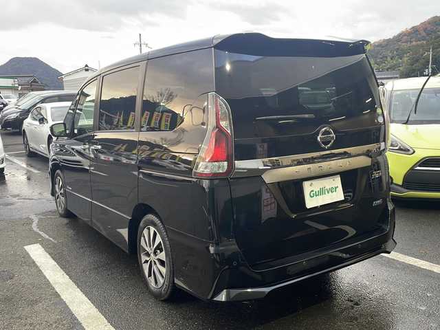 日産 セレナ ハイウェイスター プロパイロットED 京都府 2017(平29)年 6万km ダイヤモンドブラック 純正メモリナビ　フルセグ　Ｂｌｕｅｔｏｏｔｈオーディオ　ＤＶＤ再生　後席フリップダウンモニター　プロパイロット　エマージェンシーブレーキ　両側パワースライド　ＬＥＤヘッドライト　ビルトインＥＴＣ