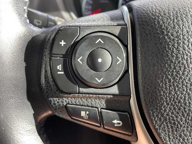 トヨタ ノア Si 岡山県 2014(平26)年 9.8万km ホワイトパールクリスタルシャイン 登録時走行距離97451km/フリップダウン後席モニター/純正SDナビ/(AM/FM/TV/DISC/BT)/アイドリングストップ/MTモード付AT/バックカメラ/ビルトインETC/ドライブレコーダー/両側パワースライドドア/プッシュスタート/スマートキー/純正16インチアルミホイール/キセノンヘッドライト/8人乗り