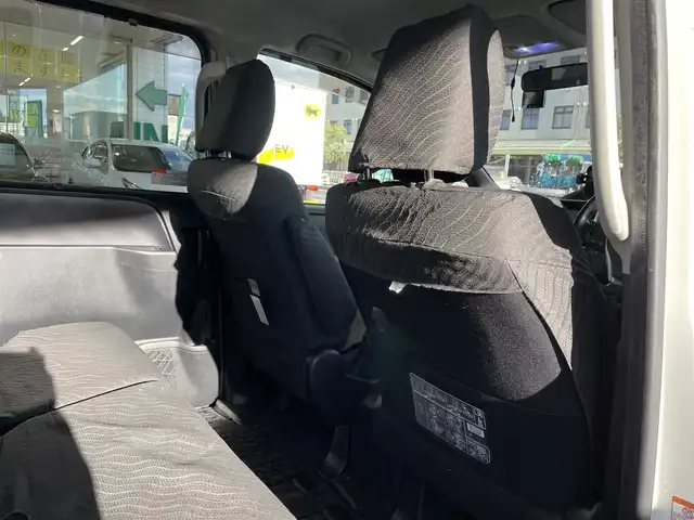 トヨタ ノア Si 岡山県 2014(平26)年 9.8万km ホワイトパールクリスタルシャイン 登録時走行距離97451km/フリップダウン後席モニター/純正SDナビ/(AM/FM/TV/DISC/BT)/アイドリングストップ/MTモード付AT/バックカメラ/ビルトインETC/ドライブレコーダー/両側パワースライドドア/プッシュスタート/スマートキー/純正16インチアルミホイール/キセノンヘッドライト/8人乗り