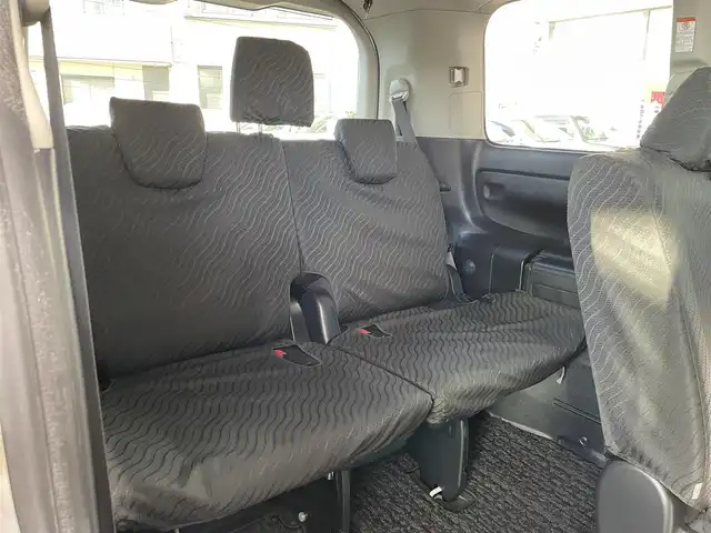 トヨタ ノア Si 岡山県 2014(平26)年 9.8万km ホワイトパールクリスタルシャイン 登録時走行距離97451km/フリップダウン後席モニター/純正SDナビ/(AM/FM/TV/DISC/BT)/アイドリングストップ/MTモード付AT/バックカメラ/ビルトインETC/ドライブレコーダー/両側パワースライドドア/プッシュスタート/スマートキー/純正16インチアルミホイール/キセノンヘッドライト/8人乗り