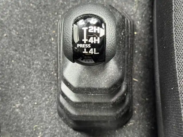 スズキ ジムニー XC 滋賀県 2023(令5)年 2.1万km シルキーシルバーメタリック Ａｌｐｉｎｅ１１インチディスプレイオーディオ/（AppleCarPlay/AndroidAuto/HDMI/USB)/バックカメラ/前席シートヒーター/クルーズコントロール/ＬＥＤライト/純正ゴムフロアマット/純正アルミホイール/スマートキー/プッシュスタート