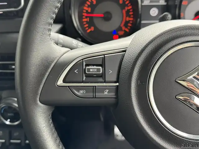 スズキ ジムニー XC 滋賀県 2023(令5)年 2.1万km シルキーシルバーメタリック Ａｌｐｉｎｅ１１インチディスプレイオーディオ/（AppleCarPlay/AndroidAuto/HDMI/USB)/バックカメラ/前席シートヒーター/クルーズコントロール/ＬＥＤライト/純正ゴムフロアマット/純正アルミホイール/スマートキー/プッシュスタート