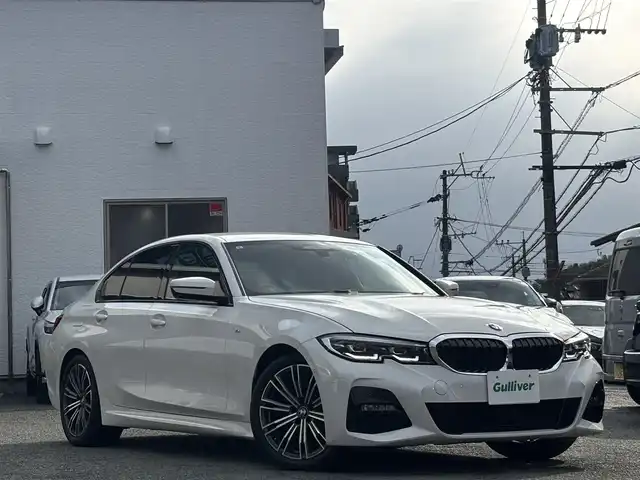 ＢＭＷ ＢＭＷ ３１８ｉ Mスポーツ 熊本県 2021(令3)年 4.3万km アルピンホワイトⅢ 純正ナビ/【フルセグTV/Bluetooth/AM/FM】/バックカメラ/衝突軽減システム/アクティブクルーズコントロール/ブラインドスポットモニター/インテリジェントセーフティ/コーナーセンサー/パワーシート（D/N)/パドルシフト/純正18インチアルミホイール/オートLEDヘッドライト/ドライブレコーダー/ETC/純正フロアマット