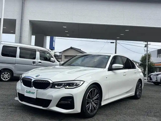 ＢＭＷ ＢＭＷ ３１８ｉ Mスポーツ 熊本県 2021(令3)年 4.3万km アルピンホワイトⅢ 純正ナビ/【フルセグTV/Bluetooth/AM/FM】/バックカメラ/衝突軽減システム/アクティブクルーズコントロール/ブラインドスポットモニター/インテリジェントセーフティ/コーナーセンサー/パワーシート（D/N)/パドルシフト/純正18インチアルミホイール/オートLEDヘッドライト/ドライブレコーダー/ETC/純正フロアマット