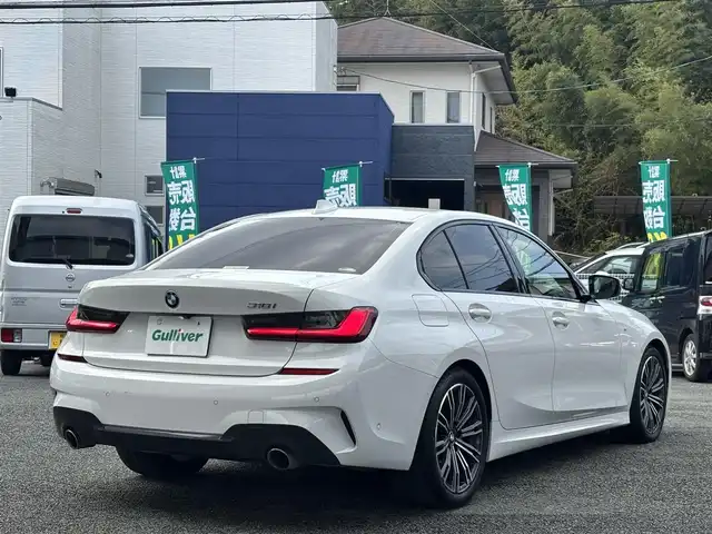 ＢＭＷ ＢＭＷ ３１８ｉ Mスポーツ 熊本県 2021(令3)年 4.3万km アルピンホワイトⅢ 純正ナビ/【フルセグTV/Bluetooth/AM/FM】/バックカメラ/衝突軽減システム/アクティブクルーズコントロール/ブラインドスポットモニター/インテリジェントセーフティ/コーナーセンサー/パワーシート（D/N)/パドルシフト/純正18インチアルミホイール/オートLEDヘッドライト/ドライブレコーダー/ETC/純正フロアマット
