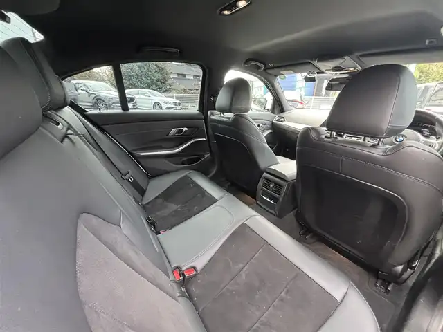 ＢＭＷ ＢＭＷ ３１８ｉ Mスポーツ 熊本県 2021(令3)年 4.3万km アルピンホワイトⅢ 純正ナビ/【フルセグTV/Bluetooth/AM/FM】/バックカメラ/衝突軽減システム/アクティブクルーズコントロール/ブラインドスポットモニター/インテリジェントセーフティ/コーナーセンサー/パワーシート（D/N)/パドルシフト/純正18インチアルミホイール/オートLEDヘッドライト/ドライブレコーダー/ETC/純正フロアマット