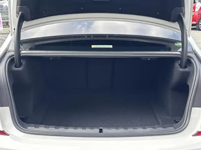 ＢＭＷ ＢＭＷ ３１８ｉ Mスポーツ 熊本県 2021(令3)年 4.3万km アルピンホワイトⅢ 純正ナビ/【フルセグTV/Bluetooth/AM/FM】/バックカメラ/衝突軽減システム/アクティブクルーズコントロール/ブラインドスポットモニター/インテリジェントセーフティ/コーナーセンサー/パワーシート（D/N)/パドルシフト/純正18インチアルミホイール/オートLEDヘッドライト/ドライブレコーダー/ETC/純正フロアマット