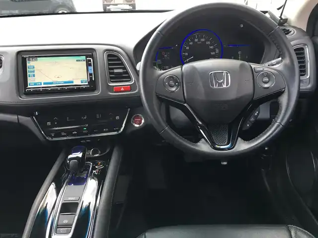 ホンダ ヴェゼル ハイブリッドｘ 衝突軽減ブレ 黒革シート パドルシフト 14年式 平成26年式 ルーセブラックm Id 中古車検索のガリバー