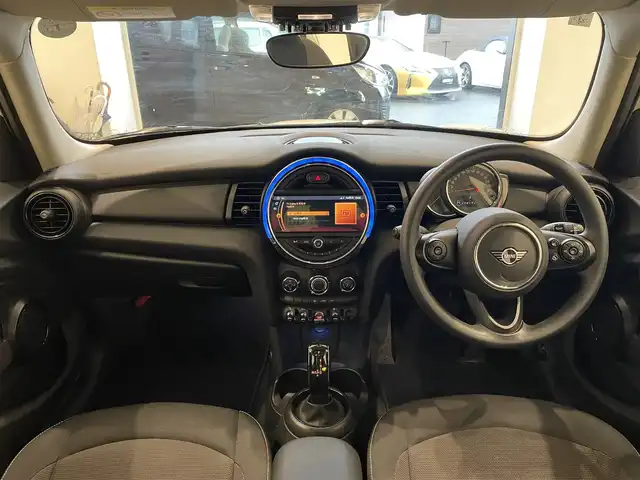 ＭＩＮＩ ミニ ワン 熊本県 2021(令3)年 2.9万km ペッパー・ホワイト ・ワンオーナー/・スマートキー/・プッシュスタート/・インテリジェントセーフティ/・PDC自動起動/・パーキングアシスト/・純正HDDナビ/　【Bluetooth・USB・MSV】/・バックカメラ/・LEDヘッドライト/・LEDフォグライト/・UKテール/・保証書/取説