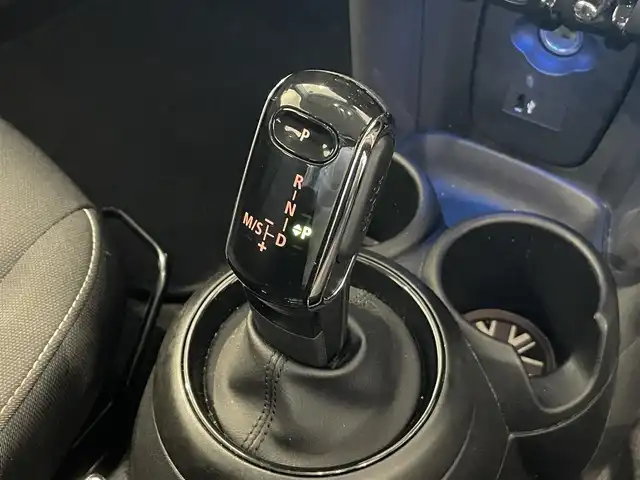 ＭＩＮＩ ミニ ワン 熊本県 2021(令3)年 2.9万km ペッパー・ホワイト ・ワンオーナー/・スマートキー/・プッシュスタート/・インテリジェントセーフティ/・PDC自動起動/・パーキングアシスト/・純正HDDナビ/　【Bluetooth・USB・MSV】/・バックカメラ/・LEDヘッドライト/・LEDフォグライト/・UKテール/・保証書/取説