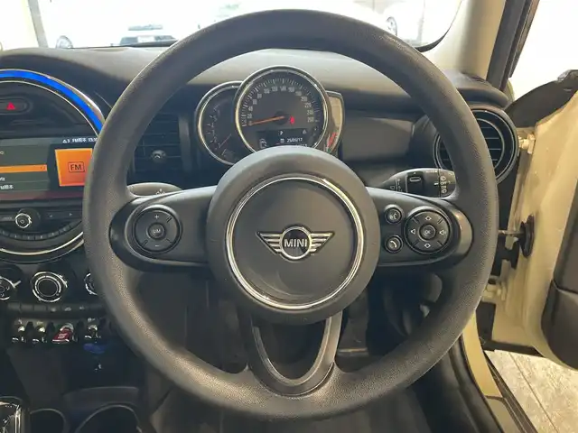 ＭＩＮＩ ミニ ワン 熊本県 2021(令3)年 2.9万km ペッパー・ホワイト ・ワンオーナー/・スマートキー/・プッシュスタート/・インテリジェントセーフティ/・PDC自動起動/・パーキングアシスト/・純正HDDナビ/　【Bluetooth・USB・MSV】/・バックカメラ/・LEDヘッドライト/・LEDフォグライト/・UKテール/・保証書/取説