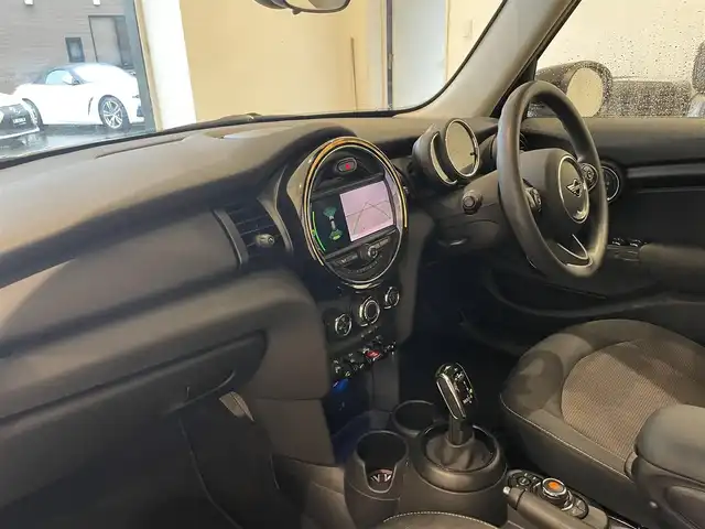 ＭＩＮＩ ミニ ワン 熊本県 2021(令3)年 2.9万km ペッパー・ホワイト ・ワンオーナー/・スマートキー/・プッシュスタート/・インテリジェントセーフティ/・PDC自動起動/・パーキングアシスト/・純正HDDナビ/　【Bluetooth・USB・MSV】/・バックカメラ/・LEDヘッドライト/・LEDフォグライト/・UKテール/・保証書/取説