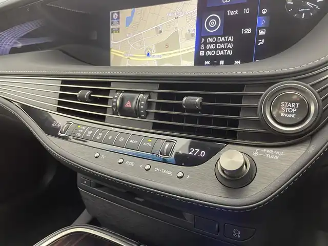 レクサス ＬＳ 500 Iパッケージ 千葉県 2019(令1)年 7.5万km ソニックシルバー 純正ナビ/・Bluetooth/CD/DVD/Miracast/・アラウンドビューカメラ/・フルセグTV/レーダークルーズコントロール/・衝突被害軽減ブレーキ/・レーンキープ/・ソナーセンサー/スマートキー