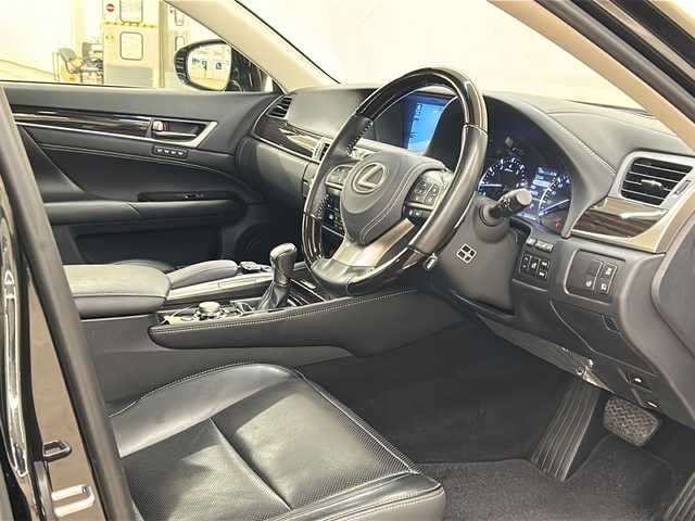 レクサス ＧＳ 350 バージョンL 道央・札幌 2018(平30)年 10.8万km グラファイトブラックガラスフレーク /4WD//サンルーフ//純正ナビ:/(AM/FM/TV/BT/DVD/CD)//追従式クルーズコントロール//パドルシフト//左右独立エアコン//全席シートヒーター//ベンチレーション//レーンキープアシスト//衝突被害軽減システム//シートメモリー//ヘッドライトウォッシャー//フォグランプ//前後コーナーセンサー//エンジンプッシュスタート//スペアキー１本//電動リアゲート