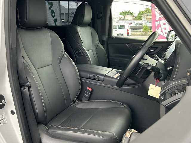 トヨタ アルファードハイブリット Z 愛知県 2024(令6)年 1.4万km プラチナホワイトパールマイカ 禁煙車/法人ワンオーナー/純正メーカーナビ、TV/パノラミックビューモニター/レザーシート/独立サンルーフ/両側パワースライドドア/トヨタチームメイト/自動駐車/ユニバーサルステップ/ヘッドアップディスプレイ/ブラインドスポットモニター/フリップダウンモニター/デジタルインナーミラー/アダプティプクルーズコントロール/レーンキープアシスト/パドルシフト/置くだけ充電/HDMI/前後コーナーセンサー/クリアランスソナー/Bluetooth/Miracast/ステアリングリモコン/ハンドルヒーター/シートヒーター（セカンドシートまで）/エアシート（セカンドシートまで）/パワーシート/メモリーシート/オットマン/後席サンシェード/AUTOHOLD/純正18アルミ/純正フロアマット/ドアバイザー/フォグランプ/LEDヘッドライト/AUTOライト/AUTOハイビーム/ETC/前後ドラレコ/スペアキー/取扱説明書/保証書