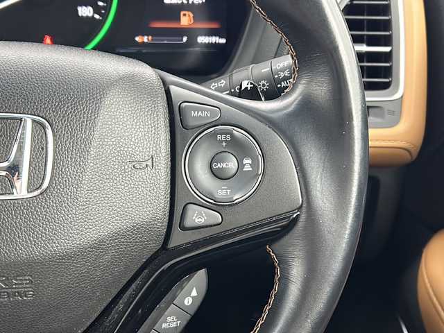 ホンダ ヴェゼル ハイブリッド Z ホンダセンシング 宮城県 2020(令2)年 5.1万km クリスタルブラックパール Honda SENSING	/・衝突軽減ブレーキ	/・アダプティブクルーズコントロール/・車線維持支援システム/・オートハイビーム	/純正7型ナビ/・BT.CD.DVD.SD.USB/フルセグTV/バックカメラ/ドライブレコーダー（F）/ビルトインETC/前席シートヒーター/パドルシフト/横滑り防止装置/アイドリングストップ/LEDヘッドライト/LEDフォグランプ/ステアリングスイッチ/プッシュスタート/スマートキー/純正17inAW/純正フロアマット