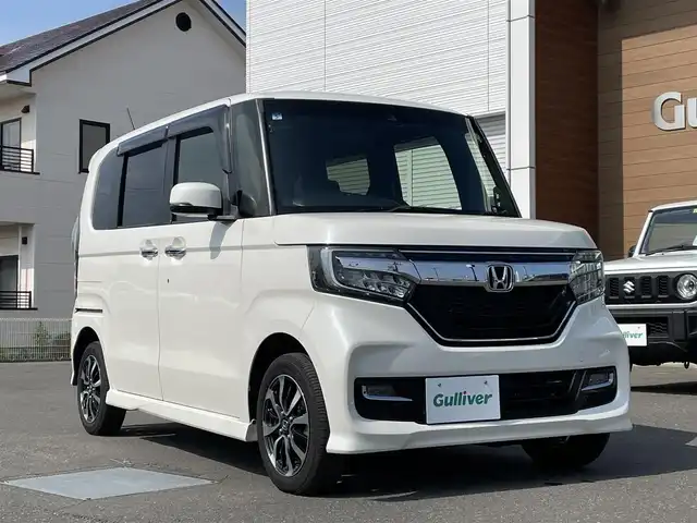 ホンダ Ｎ ＢＯＸ カスタム G L ホンダセンシング 道央・札幌 2018(平30)年 3.4万km プレミアムホワイトパールⅡ ４WD/社外メモリナビ(AM/FM/CD/DVD/BT)/フルセグ(走行中視聴可能)/バックカメラ/ウィンカーミラー/クルーズコントロール/ドアバイザー/プッシュスタート/片側パワースライドドア/ビルトインETC/ベンチシート/前席シートヒーター/横滑り防止装置/レーンキープアシスト/衝突軽減ブレーキ/オートライト/コーナーセンサー/純正フロアマット/片側パワースライドドア/スペアキー×2/エンジンスターター