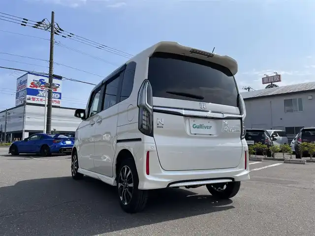ホンダ Ｎ ＢＯＸ カスタム G L ホンダセンシング 道央・札幌 2018(平30)年 3.4万km プレミアムホワイトパールⅡ ４WD/社外メモリナビ(AM/FM/CD/DVD/BT)/フルセグ(走行中視聴可能)/バックカメラ/ウィンカーミラー/クルーズコントロール/ドアバイザー/プッシュスタート/片側パワースライドドア/ビルトインETC/ベンチシート/前席シートヒーター/横滑り防止装置/レーンキープアシスト/衝突軽減ブレーキ/オートライト/コーナーセンサー/純正フロアマット/片側パワースライドドア/スペアキー×2/エンジンスターター
