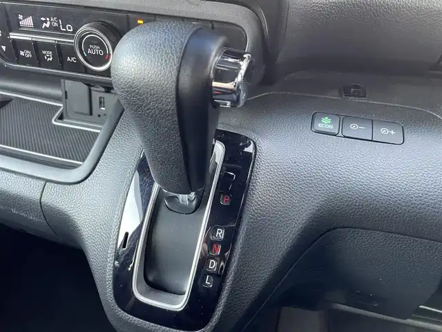 ホンダ Ｎ ＢＯＸ カスタム G L ホンダセンシング 道央・札幌 2018(平30)年 3.4万km プレミアムホワイトパールⅡ ４WD/社外メモリナビ(AM/FM/CD/DVD/BT)/フルセグ(走行中視聴可能)/バックカメラ/ウィンカーミラー/クルーズコントロール/ドアバイザー/プッシュスタート/片側パワースライドドア/ビルトインETC/ベンチシート/前席シートヒーター/横滑り防止装置/レーンキープアシスト/衝突軽減ブレーキ/オートライト/コーナーセンサー/純正フロアマット/片側パワースライドドア/スペアキー×2/エンジンスターター