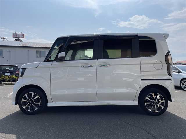 ホンダ Ｎ ＢＯＸ カスタム G L ホンダセンシング 道央・札幌 2018(平30)年 3.4万km プレミアムホワイトパールⅡ ４WD/社外メモリナビ(AM/FM/CD/DVD/BT)/フルセグ(走行中視聴可能)/バックカメラ/ウィンカーミラー/クルーズコントロール/ドアバイザー/プッシュスタート/片側パワースライドドア/ビルトインETC/ベンチシート/前席シートヒーター/横滑り防止装置/レーンキープアシスト/衝突軽減ブレーキ/オートライト/コーナーセンサー/純正フロアマット/片側パワースライドドア/スペアキー×2/エンジンスターター