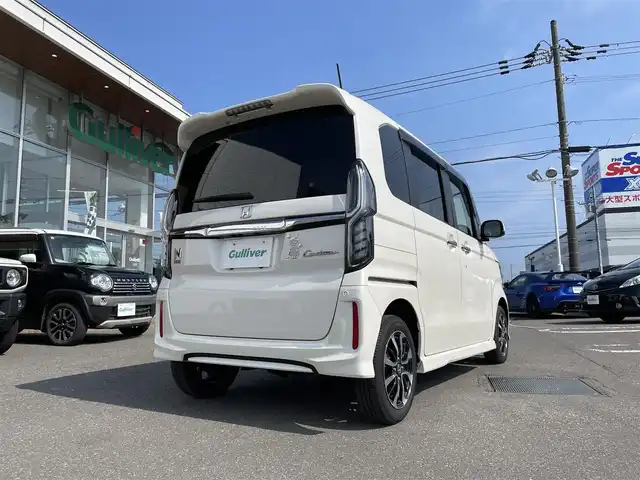 ホンダ Ｎ ＢＯＸ カスタム G L ホンダセンシング 道央・札幌 2018(平30)年 3.4万km プレミアムホワイトパールⅡ ４WD/社外メモリナビ(AM/FM/CD/DVD/BT)/フルセグ(走行中視聴可能)/バックカメラ/ウィンカーミラー/クルーズコントロール/ドアバイザー/プッシュスタート/片側パワースライドドア/ビルトインETC/ベンチシート/前席シートヒーター/横滑り防止装置/レーンキープアシスト/衝突軽減ブレーキ/オートライト/コーナーセンサー/純正フロアマット/片側パワースライドドア/スペアキー×2/エンジンスターター