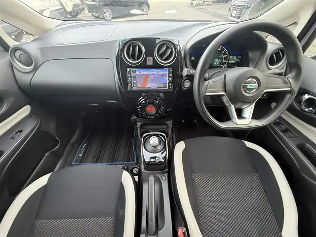 日産 ノート e－パワー X 千葉県 2019(平31)年 4万km ブリリアントシルバー 純正ナビ（MJ1180-W)/フルセグ/Bluetooth/ドライブレコーダー/エマージェンシーブレーキ/踏み間違い衝突防磁アシスト/車線逸脱警報/オートライト