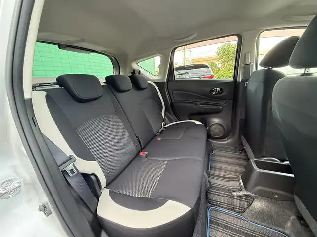 日産 ノート e－パワー X 千葉県 2019(平31)年 4万km ブリリアントシルバー 純正ナビ（MJ1180-W)/フルセグ/Bluetooth/ドライブレコーダー/エマージェンシーブレーキ/踏み間違い衝突防磁アシスト/車線逸脱警報/オートライト