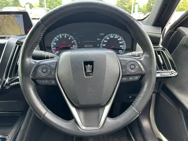 トヨタ クラウン RS アドバンス 栃木県 2019(平31)年 4.1万km ホワイトパールクリスタルシャイン トヨタセーフティセンス/純正ナビ/フルセグTV/DVD/Bluetooth/USB/パノラミックビューモニター/ビルトインETC/前後ドライブレコーダー/前席パワーシート/前席シートヒーター/レーダークルーズコントロール/プッシュスタート/ステアリングリモコン/LEDオートライト/LEDフォグランプ/純正18インチAW/アイドリングストップ/横滑り防止装置/シートメモリ/ハンドルヒーター/パドルシフト/電動格納ミラー/ドアバイザー