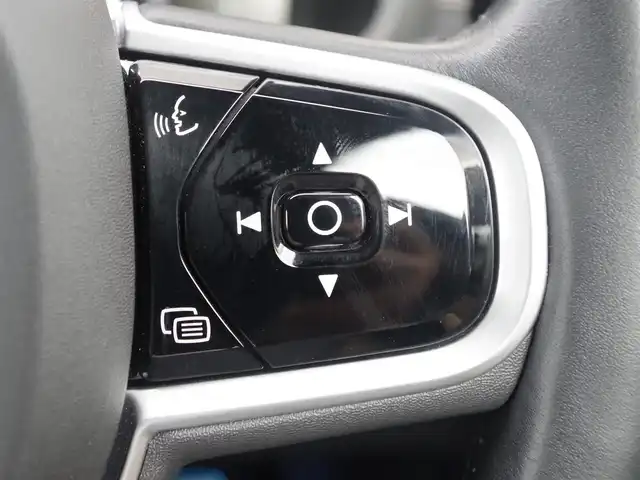 ボルボ Ｖ６０ T5 インスクリプション 香川県 2019(平31)年 3.3万km オニキスブラックP 純正ナビ/360度カメラ/ACC/レーンキープアシスト/サンルーフ/茶革/パワーシート/エアシート/シートヒーター/18インチAW