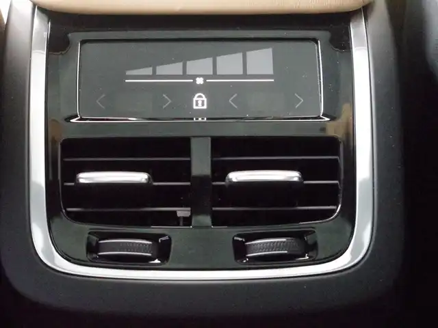ボルボ Ｖ６０ T5 インスクリプション 香川県 2019(平31)年 3.3万km オニキスブラックP 純正ナビ/360度カメラ/ACC/レーンキープアシスト/サンルーフ/茶革/パワーシート/エアシート/シートヒーター/18インチAW