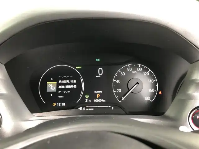 ホンダ ヴェゼル ハイブリッド e:HEV Z PLaYパッケージ 愛知県 2025(令7)年 0.1千km パールⅡ ディスプレイオーディオ　/バックカメラ　/置くだけ充電　/パドルシフト　/追従クルコン　/パワーバックドア　/ＥＴＣ２．０　/ＢＳＭ　/シートヒーター　/ハーフレザー　/タイプＣ　/フルセグＴＶ　/ステアヒーター
