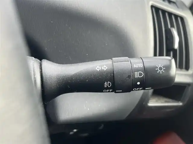 トヨタ プリウス α G 静岡県 2016(平28)年 16.4万km ホワイトパールクリスタルシャイン ハーフレザーシート/社外ナビ(アルパイン)/(CD/DVD/BT/フルセグ)/衝突被害軽減システム/バックカメラ/クルーズコントロール/レーンキープアシスト/スマートキー/ETC/ドライブレコーダー/純正フロアマット/純正16インチアルミホイール/保証書/取扱説明書