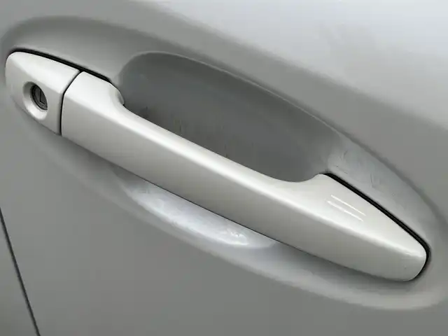 トヨタ プリウス α G 静岡県 2016(平28)年 16.4万km ホワイトパールクリスタルシャイン ハーフレザーシート/社外ナビ(アルパイン)/(CD/DVD/BT/フルセグ)/衝突被害軽減システム/バックカメラ/クルーズコントロール/レーンキープアシスト/スマートキー/ETC/ドライブレコーダー/純正フロアマット/純正16インチアルミホイール/保証書/取扱説明書