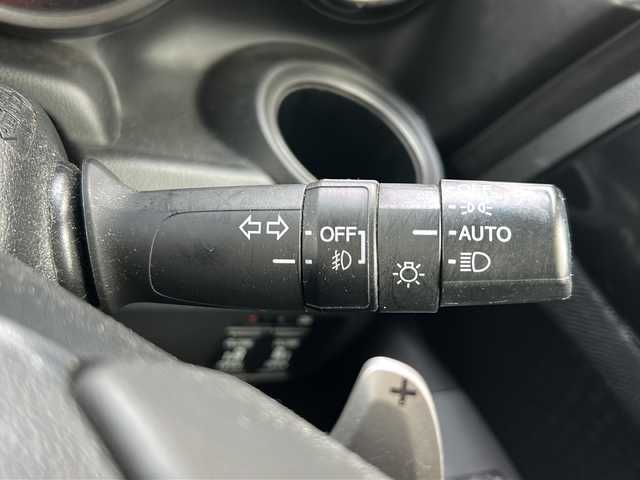 ホンダ Ｎ ＢＯＸ 2トーン カスタム ターボSSパッケージ 茨城県 2016(平28)年 5.9万km プレミアムホワイトパールⅡ 純正7インチメモリナビ【VXM-174VFXi】/(地デジTV・CD・DVD・BT・ラジオ再生)/両側パワースライドドア/CTBA/クルーズコントロール/ハーフレザーシート/シートヒーター/ETC/バックカメラ/オートライト/HIDヘッドライト/純正15inオールブラックアルミホイール/純正フロアマット/スマートキー/取扱説明書/保証書