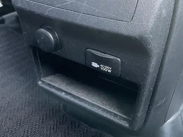 レクサス ＲＸ 200t Fスポーツ 佐賀県 2017(平29)年 6.3万km ホワイトノーヴァガラスフレーク 黒革シート/純正12.3インチSDナビゲーション/・フルセグTV/CD/DVD・BR/SD/USB/Bluetooth/バック・サイドカメラ/ビルトインETC2.0/ヘッドアップディスプレイ/パワーバックドア/リバース連動ドアミラー/100V電源/電子パーキングブレーキ/・AUTO HOLD機能/DN席パワーシート(D席メモリー機能付)/シートヒーター/シートベンチレーション/ISOFIX対応/パドルシフト/革巻きステアリング/ステアリングヒーター/ステアリングリモコン/純正20インチアルミホイール/角目三眼LEDヘッドライト/・オートマチックハイビーム/純正LEDフォグランプ/純正フロアマット/純正ドアバイザ―/新車保証書/取扱説明書/スペアキー１本/レクサスセーフティシステムプラス/・レーダークルーズコントロール/・レーンキープアシストシステム/・プリクラッシュセーフティ/・ブラインドスポットモニター/・インテリジェントクリアランスソナー