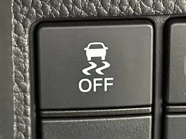 ホンダ Ｎ ＢＯＸ カスタム G L ターボ ホンダセンシング 道央・札幌 2019(令1)年 4.4万km クリスタルブラックパール ・４WD/・Gathersナビゲーション（VXM-240VFi）/　CD/DVD/フルセグ/SD/USB/BT/iPod/・ビルトインETC/・バックカメラ/・純正前方録画ドライブレコーダー/・両側パワースライドドア/・ホンダセンシング/・レーダークルーズコントロール/・レーンキープアシスト/・横滑り防止装置/・衝突軽減ブレーキ/・先行車発進通知/・ロードサインアシスト/・ハーフレザーシート/・前席シートヒーター/・純正フロアマット/・LEDヘッドライト/・オートライト/・スマートキー/・プッシュスタート/・純正AW15インチ/・MTモード付AT/・後方パーキングソナー/・革巻きステアリング/・スイテアリングスイッチ/・フロントフォグライト/・ドアバイザー/・チップアップシーート