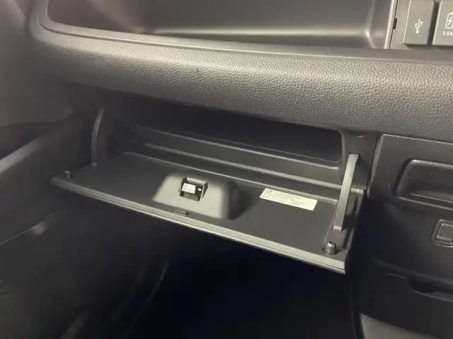 ホンダ Ｎ ＢＯＸ カスタム G L ターボ ホンダセンシング 道央・札幌 2019(令1)年 4.4万km クリスタルブラックパール ・４WD/・Gathersナビゲーション（VXM-240VFi）/　CD/DVD/フルセグ/SD/USB/BT/iPod/・ビルトインETC/・バックカメラ/・純正前方録画ドライブレコーダー/・両側パワースライドドア/・ホンダセンシング/・レーダークルーズコントロール/・レーンキープアシスト/・横滑り防止装置/・衝突軽減ブレーキ/・先行車発進通知/・ロードサインアシスト/・ハーフレザーシート/・前席シートヒーター/・純正フロアマット/・LEDヘッドライト/・オートライト/・スマートキー/・プッシュスタート/・純正AW15インチ/・MTモード付AT/・後方パーキングソナー/・革巻きステアリング/・スイテアリングスイッチ/・フロントフォグライト/・ドアバイザー/・チップアップシーート