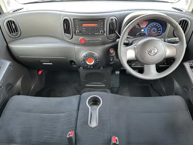 日産 キューブ 15X Vセレクション 愛媛県 2017(平29)年 4万km ブリリアントシルバー 登録時走行距離:39519km/純正フロアマット/ベンチシート/純正FM/AM/AUX/CDプレーヤー/AＡＣ/キセノンヘッドライト/フォグランプ/アイドリングストップ/横滑り防止装置/ABS/パワステ/パワーウィンドウ/エアバッグ/スマートキー/スペアキー