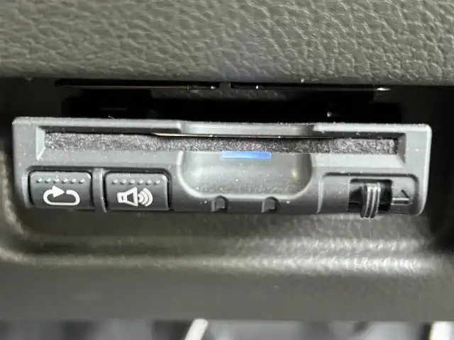 日産 キューブ 15X Vセレクション 愛媛県 2017(平29)年 4万km ブリリアントシルバー 登録時走行距離:39519km/純正フロアマット/ベンチシート/純正FM/AM/AUX/CDプレーヤー/AＡＣ/キセノンヘッドライト/フォグランプ/アイドリングストップ/横滑り防止装置/ABS/パワステ/パワーウィンドウ/エアバッグ/スマートキー/スペアキー