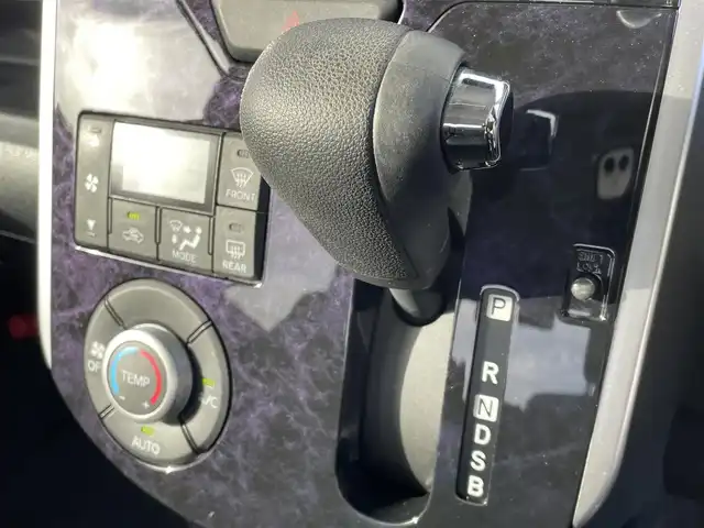 ダイハツ タント カスタム X トップED SA Ⅲ 福岡県 2018(平30)年 5万km パールホワイトⅢ スマートアシスト/衝突軽減/レーンアシスト/コーナーセンサー/社外ナビ（ＣＮ－ＲＡ０５ＷＤ）/フルセグTV/CD/DVD/BT/SD/AM/FM/バックカメラ/左パワースライドドア/D席シートヒーター/ＬＥＤオートライト/オートハイビーム/フォグランプ/アイドリングストップ/ハンドルリモコン/純正１４アルミ/ETC/電格ミラー/ロールサンシェード