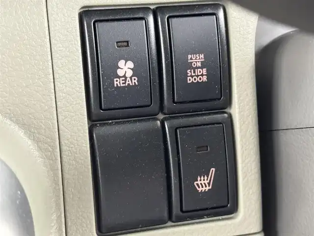 スズキ エブリィ ワゴン PZターボ 熊本県 2025(令7)年 0.3万km クールカーキPM 純正SDナビ/バックカメラ/スズキセーフティサポート/片側パワースライドドア/アイドリングストップ/USB充電ソケット/D席シートヒーター/LEDヘッドライト/オートライト/レベライザー/スマートキー/スペアキー/プッシュスタート