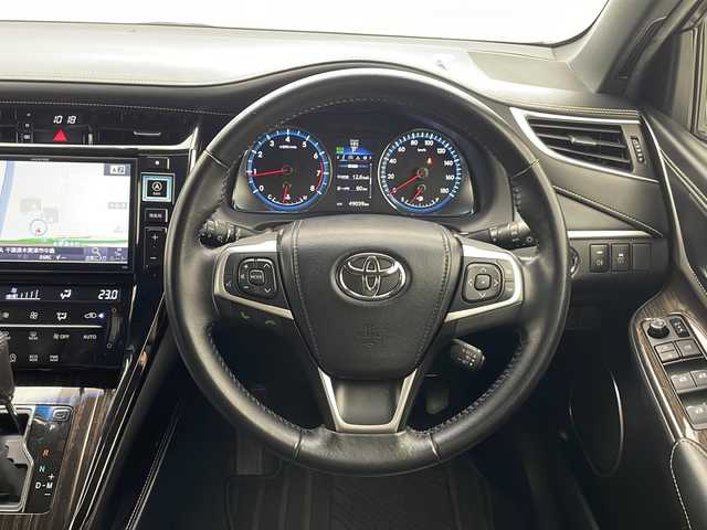 トヨタ ハリアー エレガンス 千葉県 2016(平28)年 4.9万km ホワイトパールクリスタルシャイン モデリスタ/電動サンルーフ/ハーフレザーシート/本革ステアリング/ステアリングリモコン/社外９インチナビ/Bluetooth/CD/DVD/社外リアモニター/前後ドライブレコーダー/クルーズコントロール/ドライブレコーダー/Bカメラ/電動リアゲート/運転席パワーシート/衝突被害軽減システム/純正アルミホイール/ウィンカーミラー/ダブルゾーンコミュニケーション