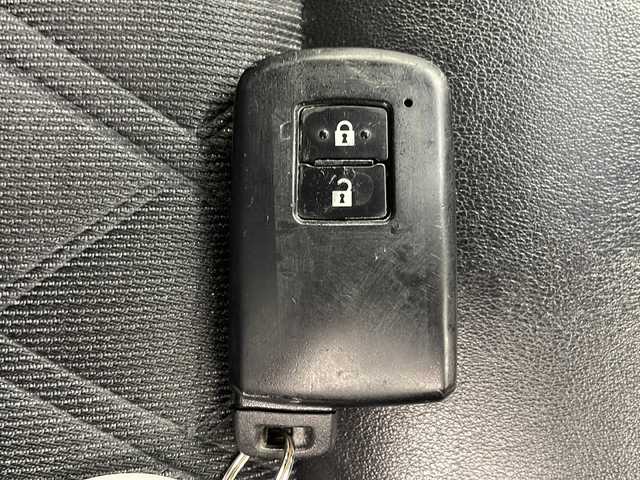 トヨタ ハリアー エレガンス 千葉県 2016(平28)年 4.9万km ホワイトパールクリスタルシャイン モデリスタ/電動サンルーフ/ハーフレザーシート/本革ステアリング/ステアリングリモコン/社外９インチナビ/Bluetooth/CD/DVD/社外リアモニター/前後ドライブレコーダー/クルーズコントロール/ドライブレコーダー/Bカメラ/電動リアゲート/運転席パワーシート/衝突被害軽減システム/純正アルミホイール/ウィンカーミラー/ダブルゾーンコミュニケーション