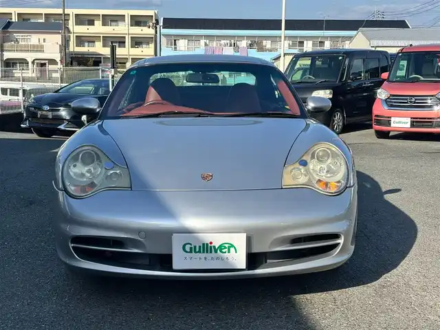 ポルシェ ９１１ カレラ4 カブリオレ 福岡県 2004(平16)年 7.8万km シルバー 社外HDDナビ【AVIC-ZH9MD】/キーレスエントリー/赤革シート/シートヒーター/ハードトップ装着/ソフトトップ（フロントトランク内あり）/保証書・取説・スペアキー