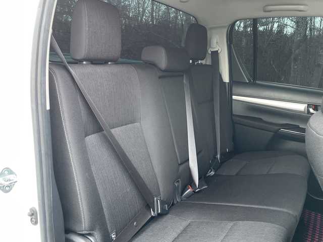 トヨタ ハイラックス Z 青森県 2020(令2)年 3万km スーパーホワイトⅡ ・フルセグ/ナビ/CD/DVD/FM・AM/BT/・ETC2.0/・コーナーセンサー（前後）/・デフロック/・レーンアシスト/・横滑り防止/・クルーズコントロール（追従有り）/・パーキングアシスト/・純正アルミホイール/・バックカメラ/・４WD/・プッシュスタート