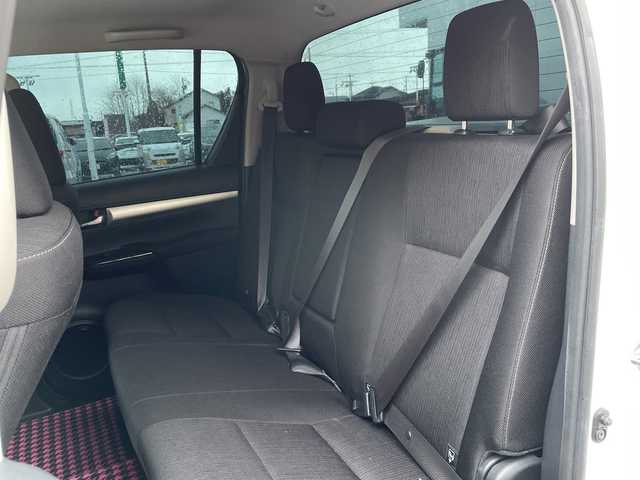 トヨタ ハイラックス Z 青森県 2020(令2)年 3万km スーパーホワイトⅡ ・フルセグ/ナビ/CD/DVD/FM・AM/BT/・ETC2.0/・コーナーセンサー（前後）/・デフロック/・レーンアシスト/・横滑り防止/・クルーズコントロール（追従有り）/・パーキングアシスト/・純正アルミホイール/・バックカメラ/・４WD/・プッシュスタート