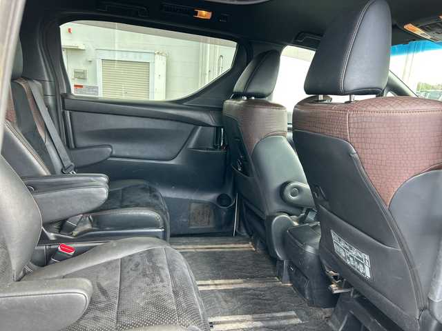 トヨタ アルファード S Aパッケージ タイプブラック 千葉県 2016(平28)年 4.4万km ホワイトパールクリスタルシャイン 特別仕様車　アルパイン１１インチナビＥＸ１１Ｖ　アルパインフリップダウンモニター　バックカメラ　クルコン　両側パワースライドドア　ＢＴ　電動リアゲート　ＡＣ１００Ｖ　ＥＴＣ　１８ＡＷ　ソナー/ＡＬＰＩＮＥ製フリップダウンモニター/ＡＬＰＩＮＥ製１１インチナビ/オットマン/オートクルーズコントロール/両側パワースライドドア/ＢＴ/電動リアゲート/純正ＡＷ/前後コーナーセンサー/LEDライト