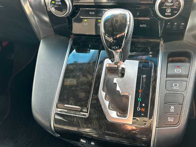 トヨタ アルファード S Aパッケージ タイプブラック 千葉県 2016(平28)年 4.4万km ホワイトパールクリスタルシャイン 特別仕様車　アルパイン１１インチナビＥＸ１１Ｖ　アルパインフリップダウンモニター　バックカメラ　クルコン　両側パワースライドドア　ＢＴ　電動リアゲート　ＡＣ１００Ｖ　ＥＴＣ　１８ＡＷ　ソナー/ＡＬＰＩＮＥ製フリップダウンモニター/ＡＬＰＩＮＥ製１１インチナビ/オットマン/オートクルーズコントロール/両側パワースライドドア/ＢＴ/電動リアゲート/純正ＡＷ/前後コーナーセンサー/LEDライト